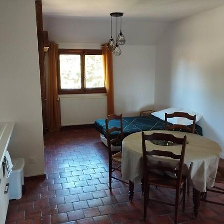 Appartement Dans Village Calme A 5 Min Des Lacs Mathaux Exteriér fotografie