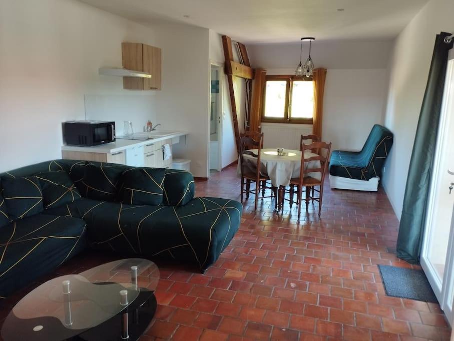 Appartement Dans Village Calme A 5 Min Des Lacs Mathaux Exteriér fotografie