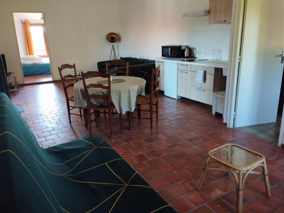 Appartement Dans Village Calme A 5 Min Des Lacs Mathaux Exteriér fotografie