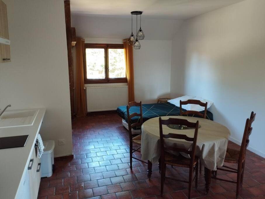 Appartement Dans Village Calme A 5 Min Des Lacs Mathaux Exteriér fotografie